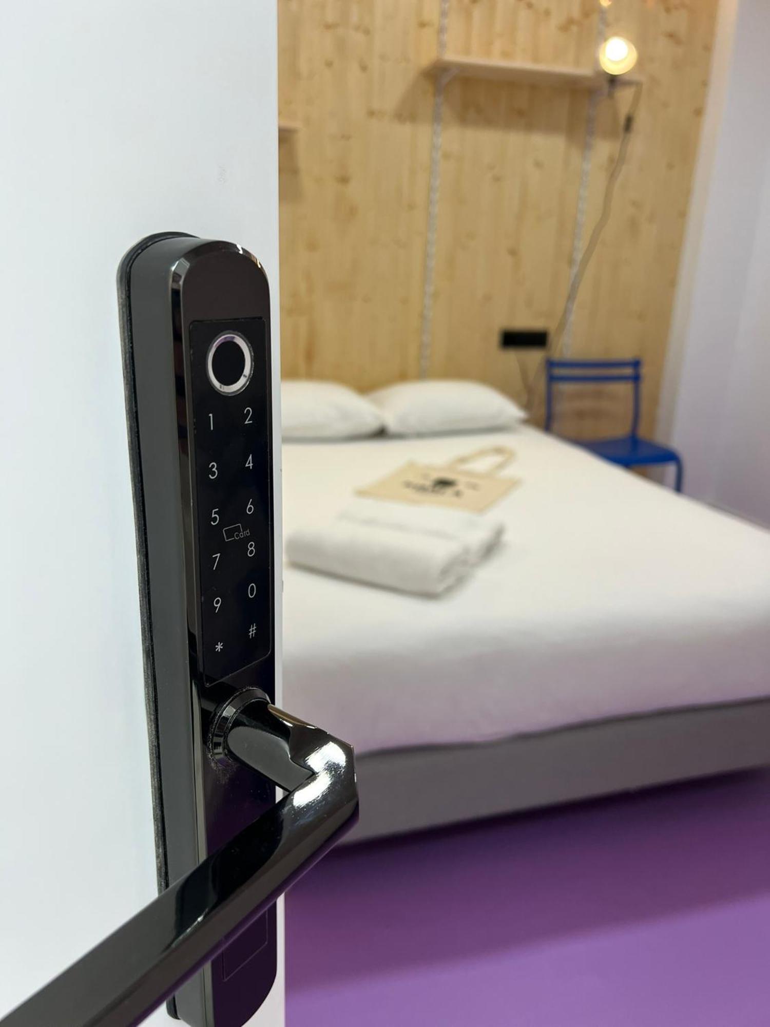 Koala Hostel Mercado 阿利坎特 外观 照片